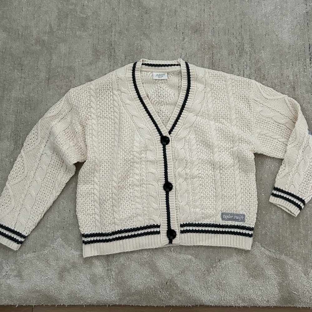 taylor swift the cardigan M/L